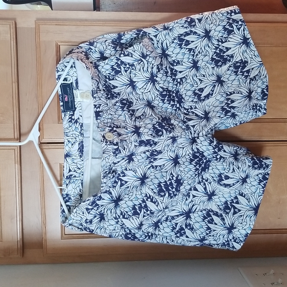 Vineyard Vines shorts